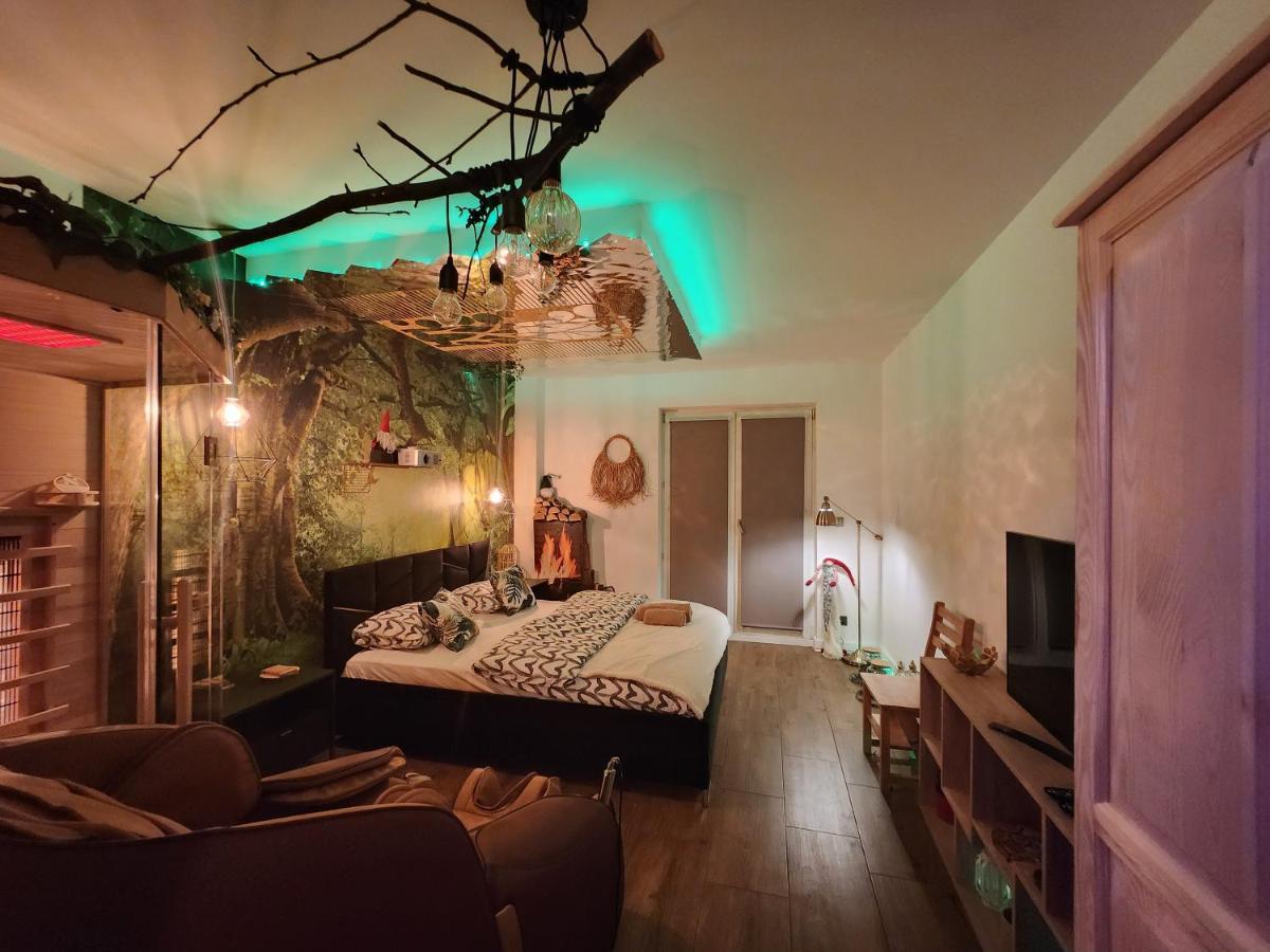 Wola Wyjatkowe: Luxe With Jacuzzi, Sauna & Prosecco Butas